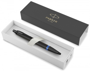 РУЧКА ПОДАРОЧНАЯ ШАРИКОВАЯ СИНЯЯ "PARKER IM VIBRANT RINGS MARINE BLUE PVD M" ЦВЕТ КОРПУСА ЧЕРНЫЙ В КАРТОННОМ ФУТЛЯРЕ